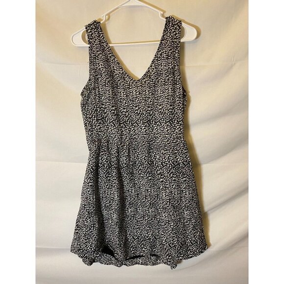 WILLOW & CLAY WOMENS SIZE MEDIUM FIT FLARE SHORT DRESS BLACK WHITE SLEEVELESS - Picture 3 of 3